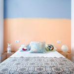 Покраска стен в два цвета в спальне